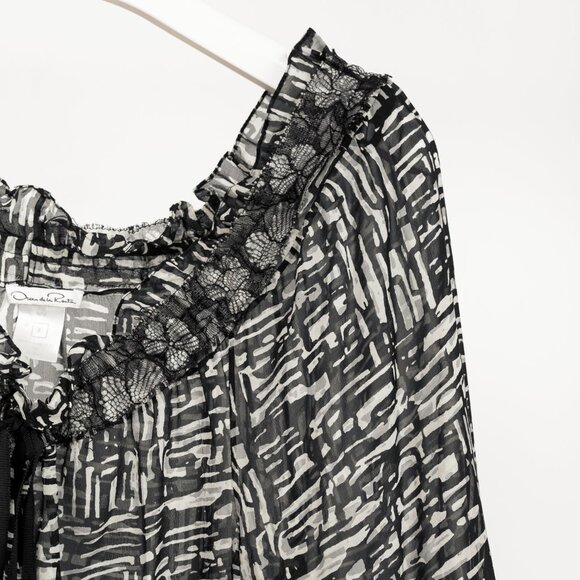 Oscar de la Renta AW/10 Black & White Abstract Silk Lace-Trim Tie-Neck Blouse - Picture 4 of 10
